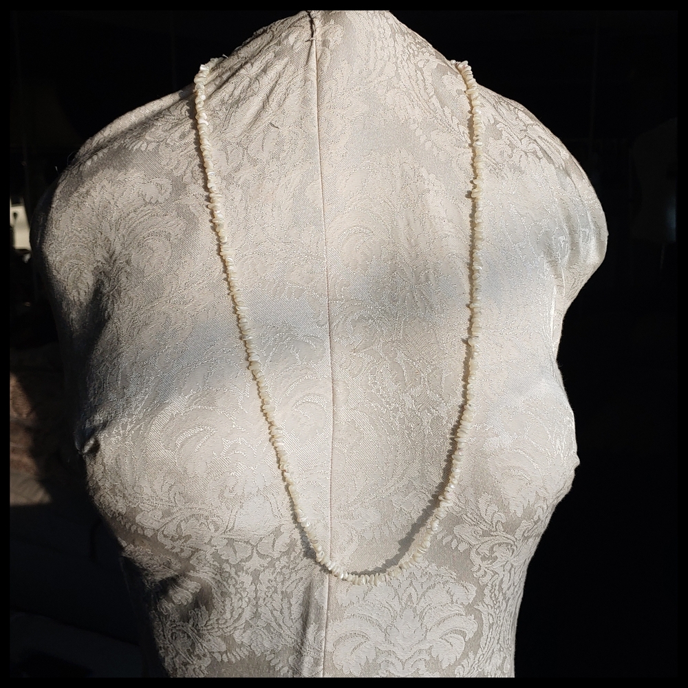 35" Luminous Shell Chip Necklace